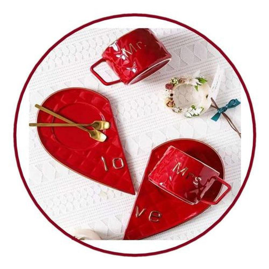 Set Enamorados tazas, platos, cucharas love corazon MR- MRS